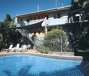 https://golden-leaf.queenslandhotels.net